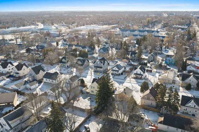 425 E SUMMER STREET, Appleton, WI 54911