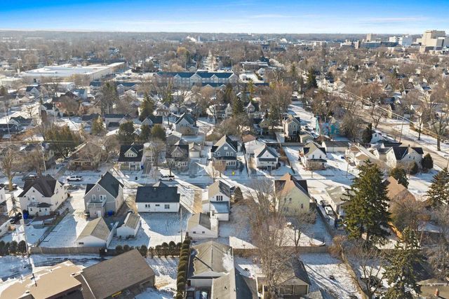 425 E SUMMER STREET, Appleton, WI 54911