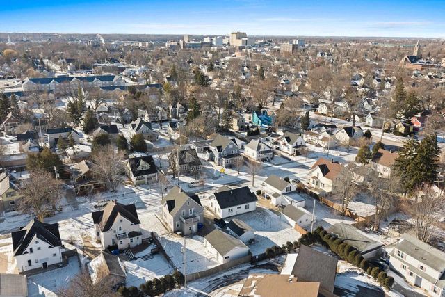 425 E SUMMER STREET, Appleton, WI 54911