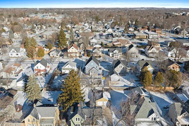 425 E SUMMER STREET, Appleton, WI 54911