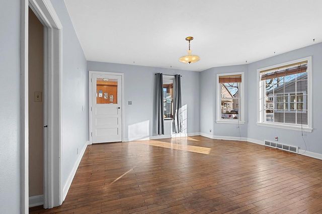 425 E SUMMER STREET, Appleton, WI 54911