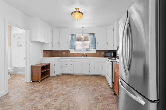 425 E SUMMER STREET, Appleton, WI 54911