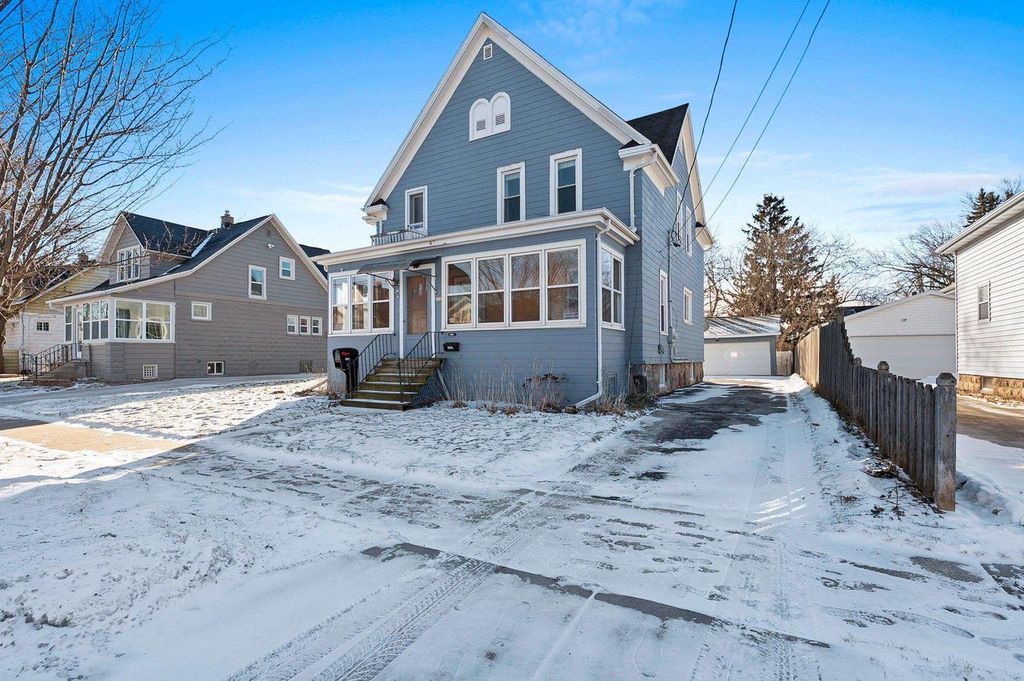 425 E SUMMER STREET, Appleton, WI 54911