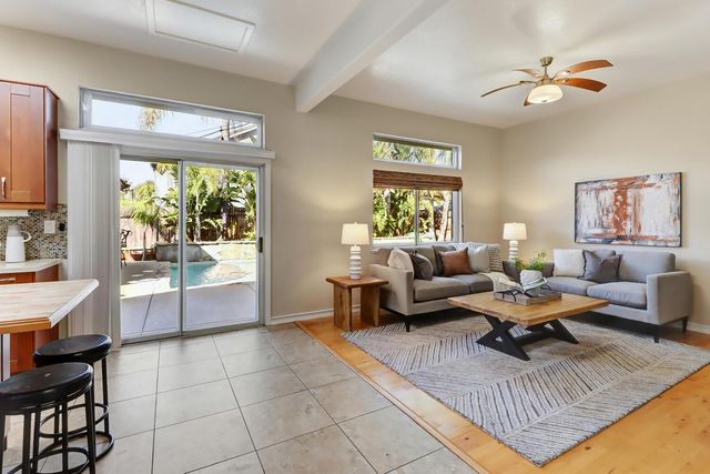 382 Seaton Dr, Folsom, CA 95630