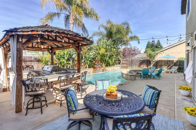 382 Seaton Dr, Folsom, CA 95630