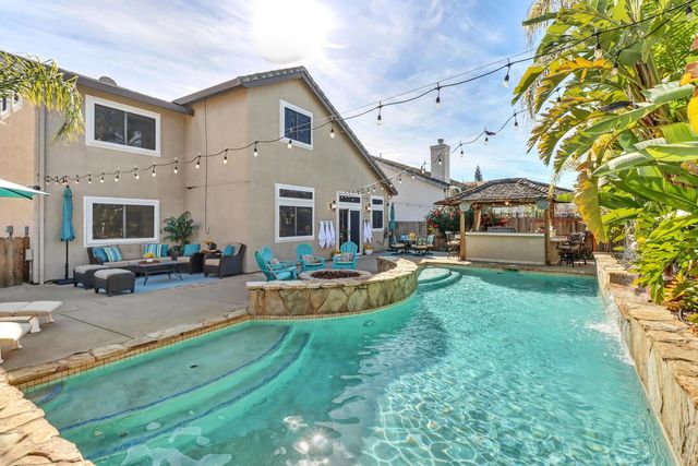 382 Seaton Dr, Folsom, CA 95630