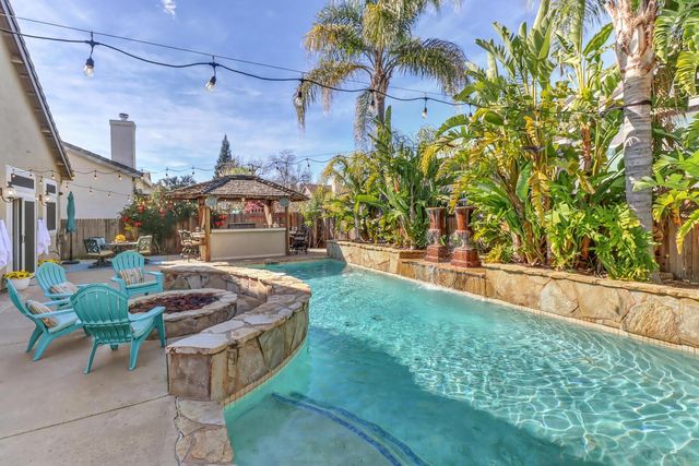 382 Seaton Dr, Folsom, CA 95630