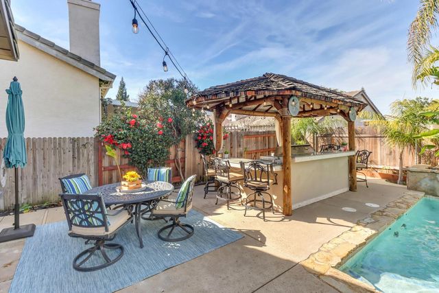 382 Seaton Dr, Folsom, CA 95630