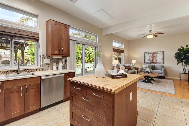 382 Seaton Dr, Folsom, CA 95630