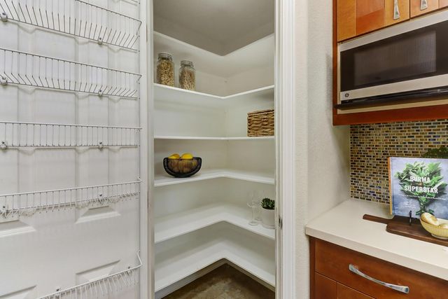 382 Seaton Dr, Folsom, CA 95630