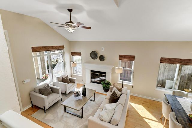 382 Seaton Dr, Folsom, CA 95630