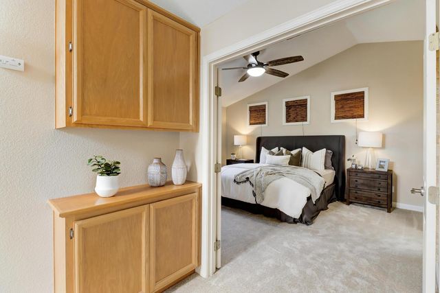 382 Seaton Dr, Folsom, CA 95630