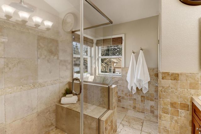 382 Seaton Dr, Folsom, CA 95630