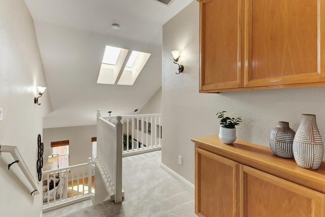 382 Seaton Dr, Folsom, CA 95630