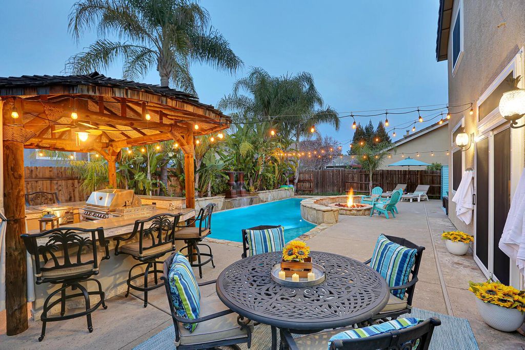 382 Seaton Dr, Folsom, CA 95630