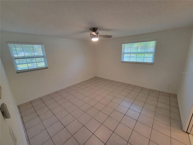 501 LAKE PALMS DR, Largo, FL 33771