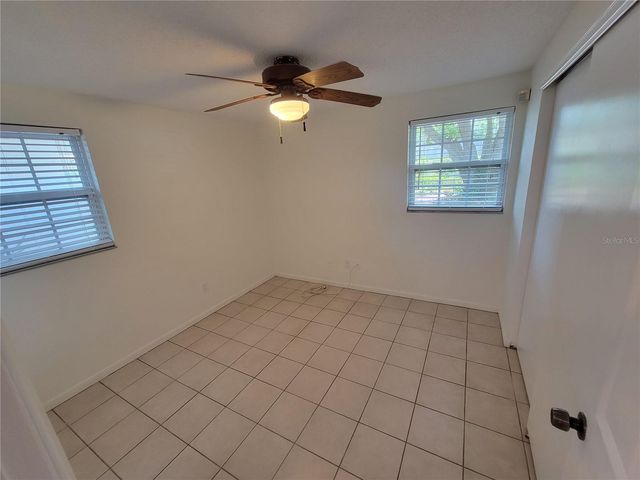 501 LAKE PALMS DR, Largo, FL 33771