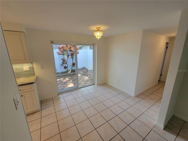 501 LAKE PALMS DR, Largo, FL 33771