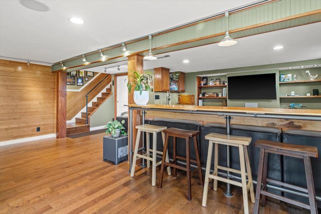 1221 Green Tree ROAD, West Bend, WI 53090