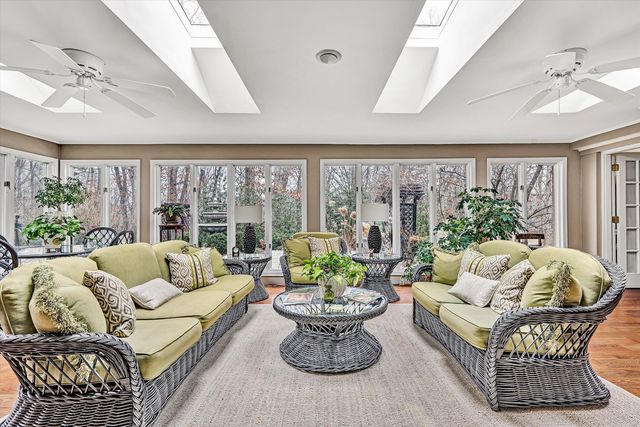 3808 Park LN, Roanoke, VA 24015