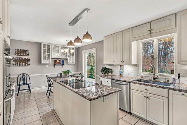 3808 Park LN, Roanoke, VA 24015