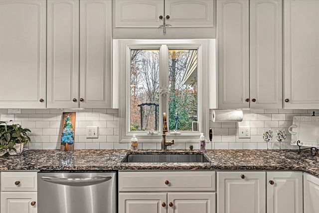 3808 Park LN, Roanoke, VA 24015