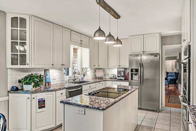 3808 Park LN, Roanoke, VA 24015