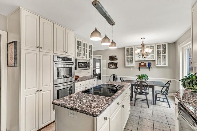 3808 Park LN, Roanoke, VA 24015