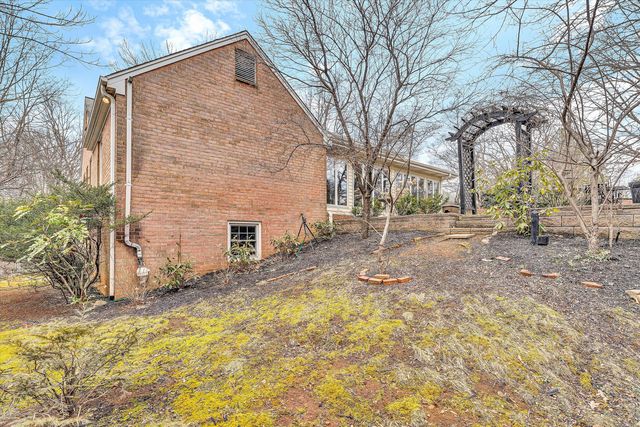 3808 Park LN, Roanoke, VA 24015