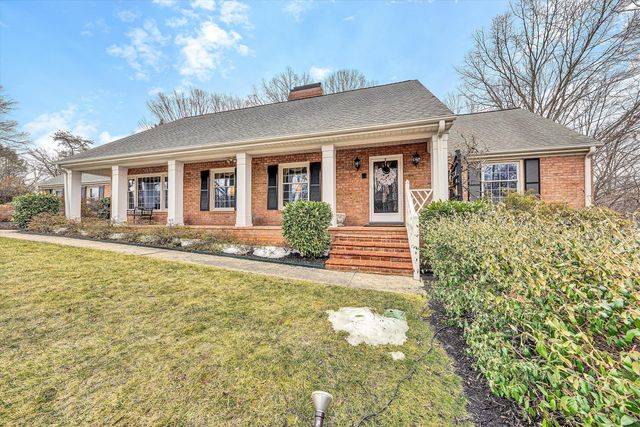 3808 Park LN, Roanoke, VA 24015