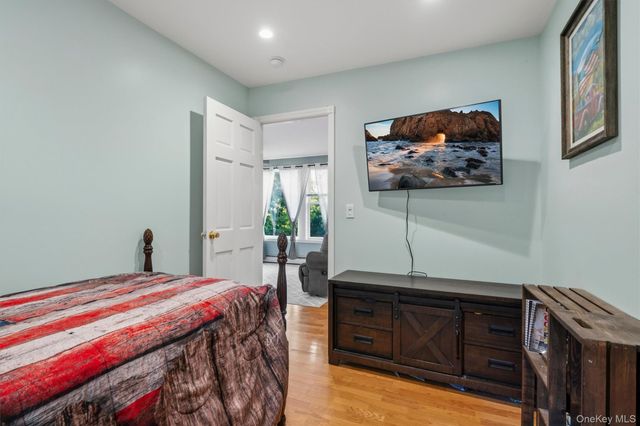 32 Nightingale Trail W, Wurtsboro, NY 12790