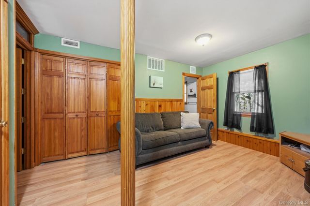 32 Nightingale Trail W, Wurtsboro, NY 12790