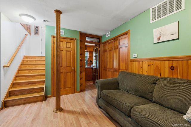 32 Nightingale Trail W, Wurtsboro, NY 12790