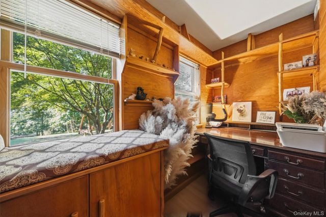32 Nightingale Trail W, Wurtsboro, NY 12790