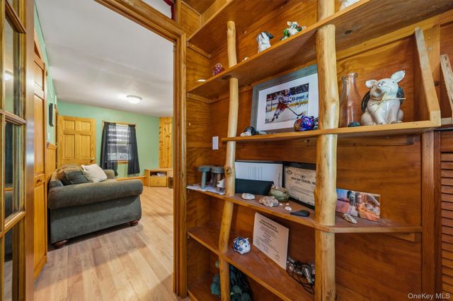 32 Nightingale Trail W, Wurtsboro, NY 12790