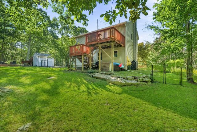 32 Nightingale Trail W, Wurtsboro, NY 12790