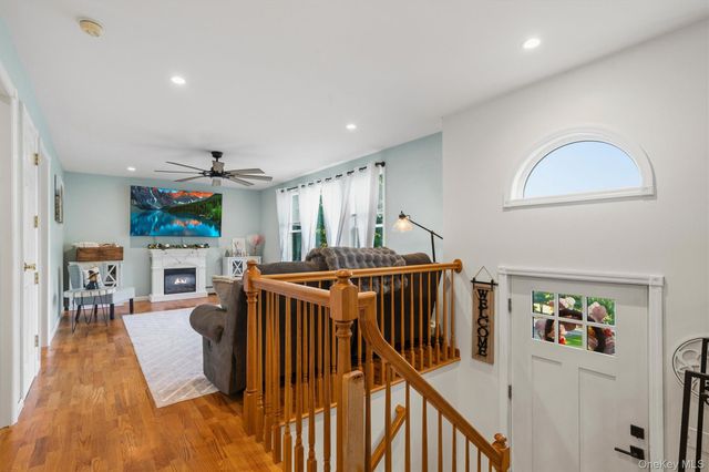 32 Nightingale Trail W, Wurtsboro, NY 12790