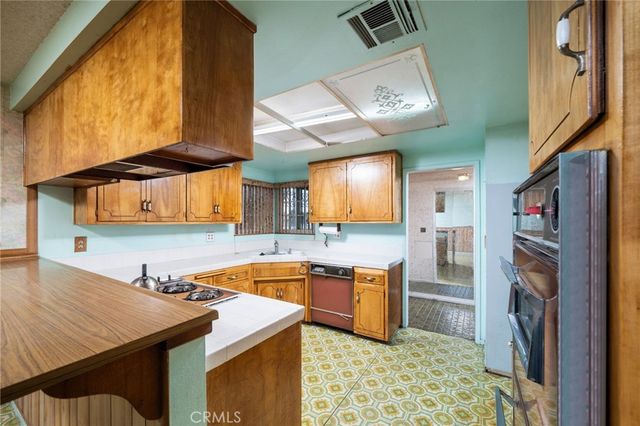 9144 Palmetto Avenue, Fontana, CA 92335