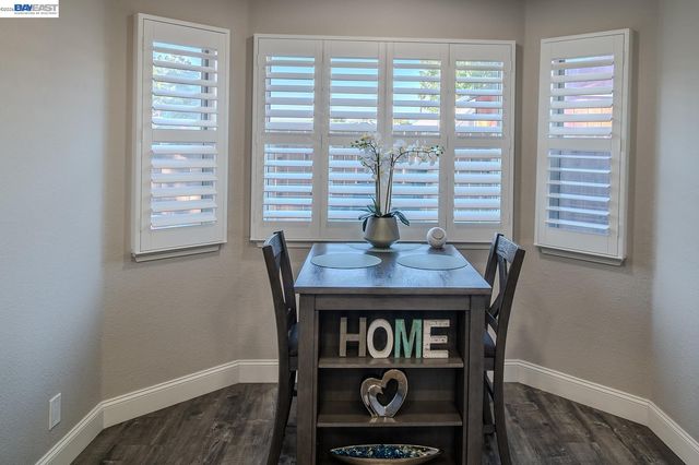 230 Laurelwood Cir, Manteca, CA 95336