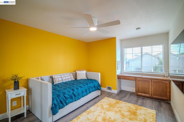 230 Laurelwood Cir, Manteca, CA 95336