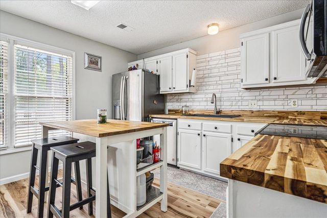 8795 CEDAR MILLS CIR, Memphis, TN 38016