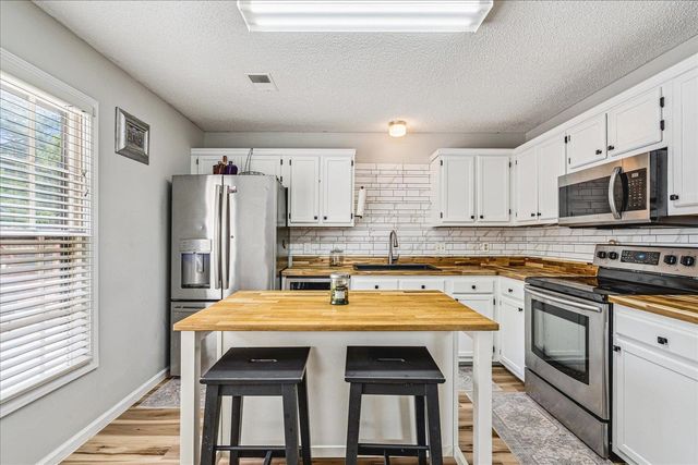 8795 CEDAR MILLS CIR, Memphis, TN 38016