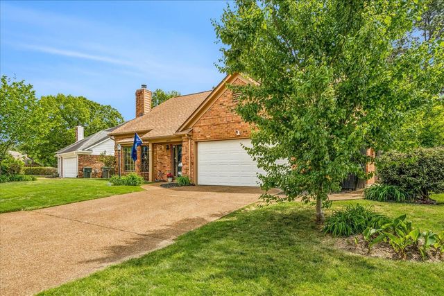 8795 CEDAR MILLS CIR, Memphis, TN 38016