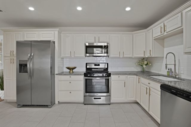 2815 W 8th Street, Dallas, TX 75211