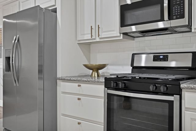 2815 W 8th Street, Dallas, TX 75211