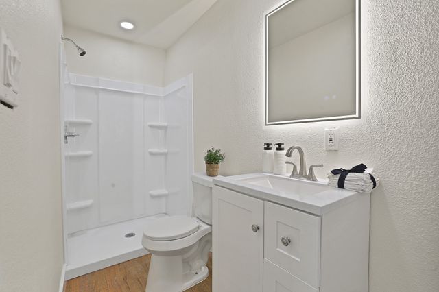 2815 W 8th Street, Dallas, TX 75211