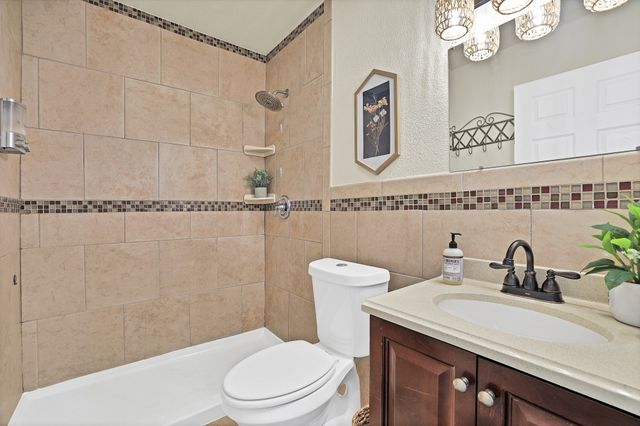 2815 W 8th Street, Dallas, TX 75211