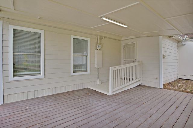 2815 W 8th Street, Dallas, TX 75211