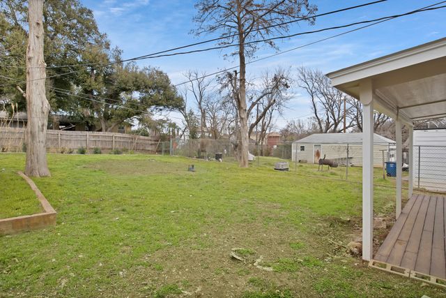 2815 W 8th Street, Dallas, TX 75211
