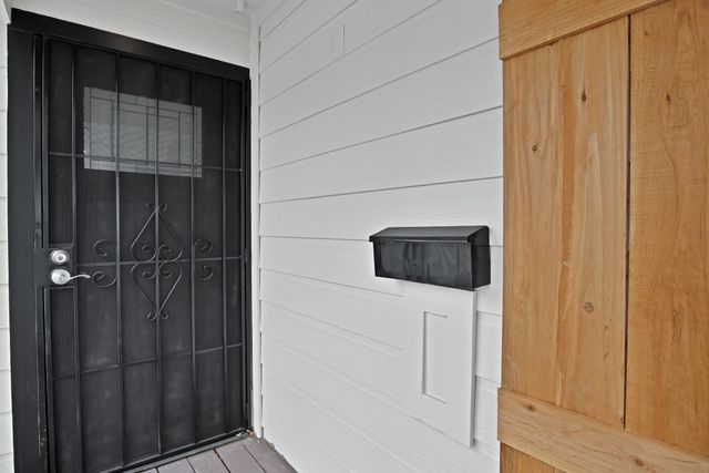2815 W 8th Street, Dallas, TX 75211